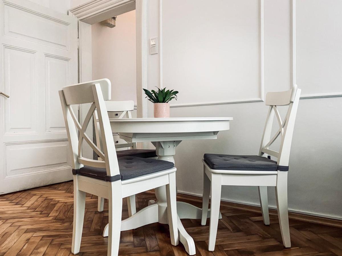 Beautiful Apartment With Two Rooms, Cracow Old Town Krasków Exterior foto